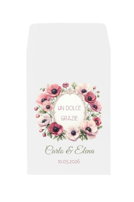 bustina per confetti confettata matrimonio bianca con elegante decorazione di ranucoli rosa e scritta un dolce grazie, nomi sposi e data 