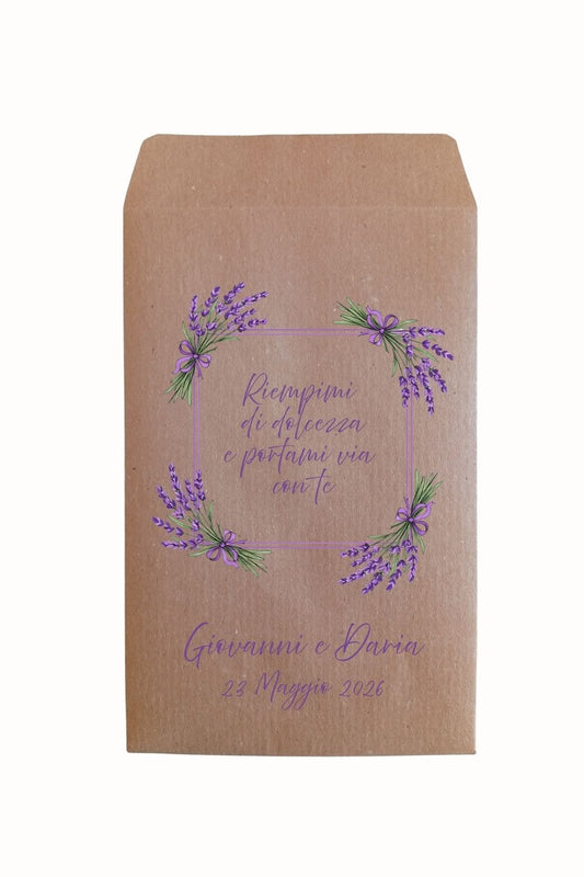 Sacchetti confetti lavanda personalizzati in carta kraft con ghirlanda botanica provenzale per matrimonio, comunione e anniversario