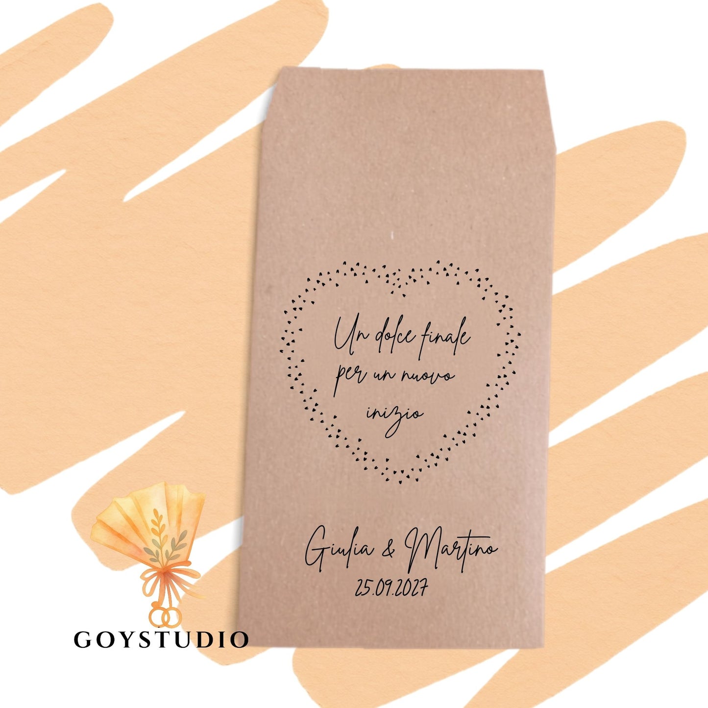 una piccola busta di carta naturale per contenere confetti con frase un dolce finale per un nuovo inizio e i nomi degli sposi