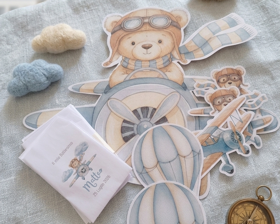 Coordinato per battesimo bimbo tema orsetto aviatore con sagome decorative, mongolfiere e sacchetti portaconfetti personalizzati