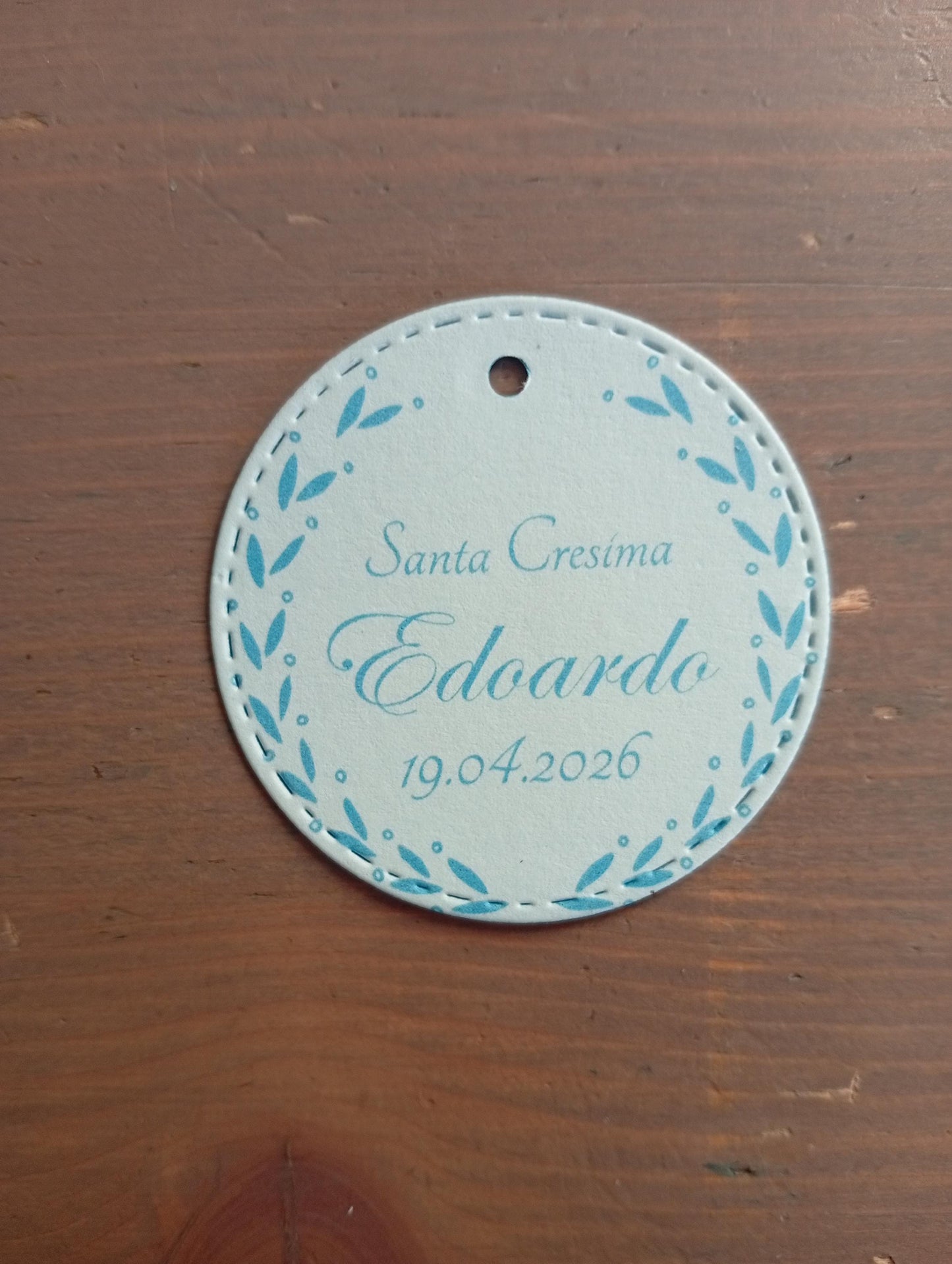 Bigliettino Bomboniera Rotondo con foro, personalizzabile con nome e data in celeste e azzurro. Tag matrimonio, battesimo, comunione cresima