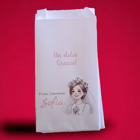sacchetto in carta bianco con decora di bambina in abito da prima comunione  con la frase "un dolce grazie" e sotto stampato " prima Comunione Sofia"