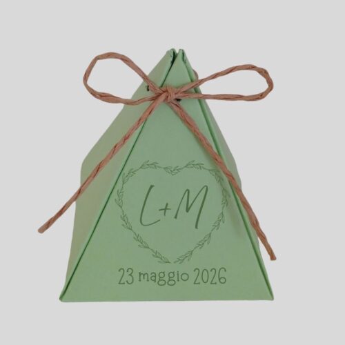 Portaconfetti piramide verde matrimonio personalizzato con iniziali e data in carta riciclabile
