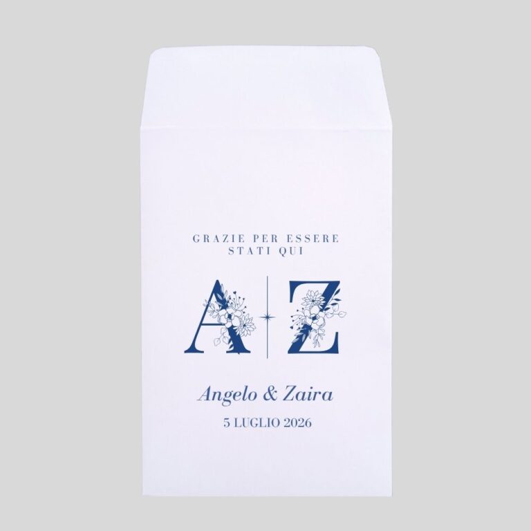 sacchetto in carta kraft bianco con iniziali in blu per matrimonio e anniversario